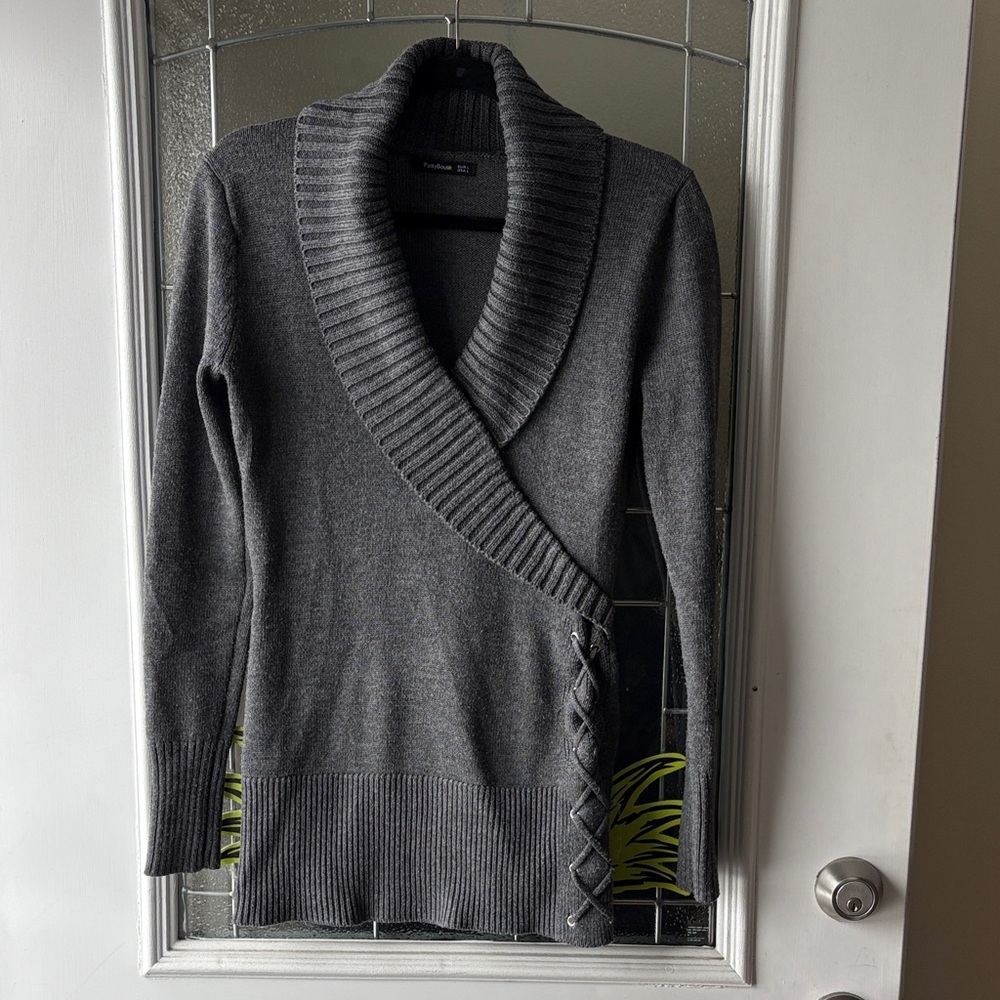 PattyBoutik Dark Gray fitted sweater